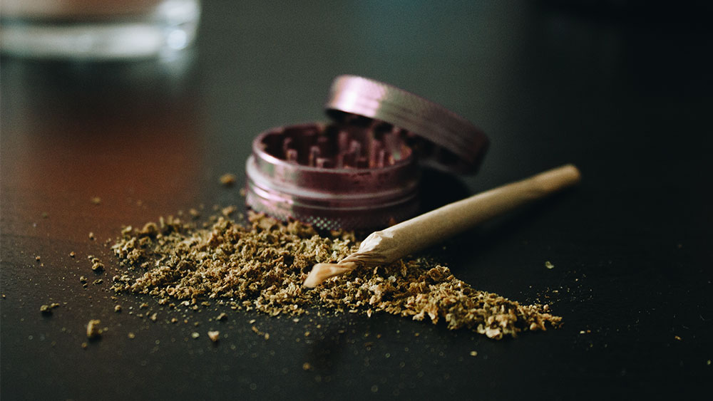 How to grind weed