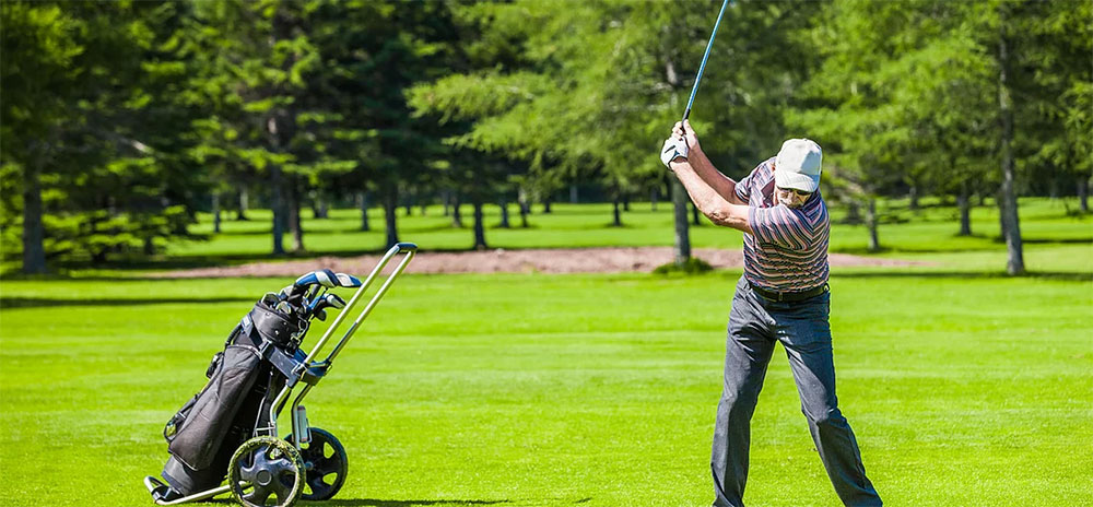 Golf at rolling greens