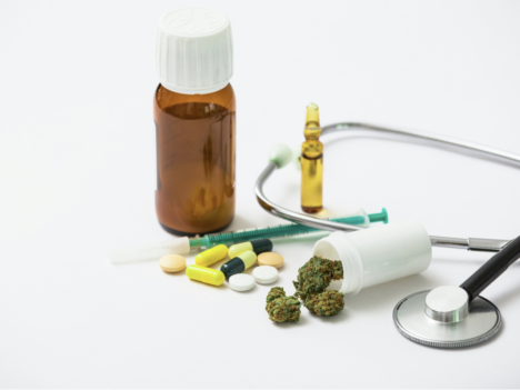 Medical Marijuana: Benefits and Side Effects to Be Aware Of