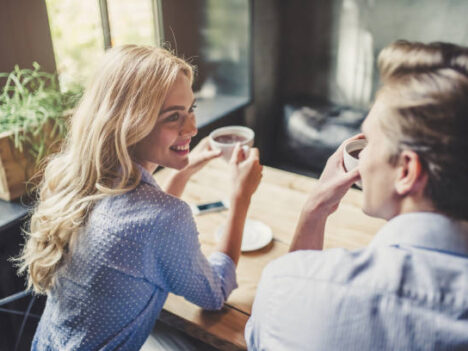 Why Dating Over 40 on Apps Requires a Different Kind of Emotional Filtering